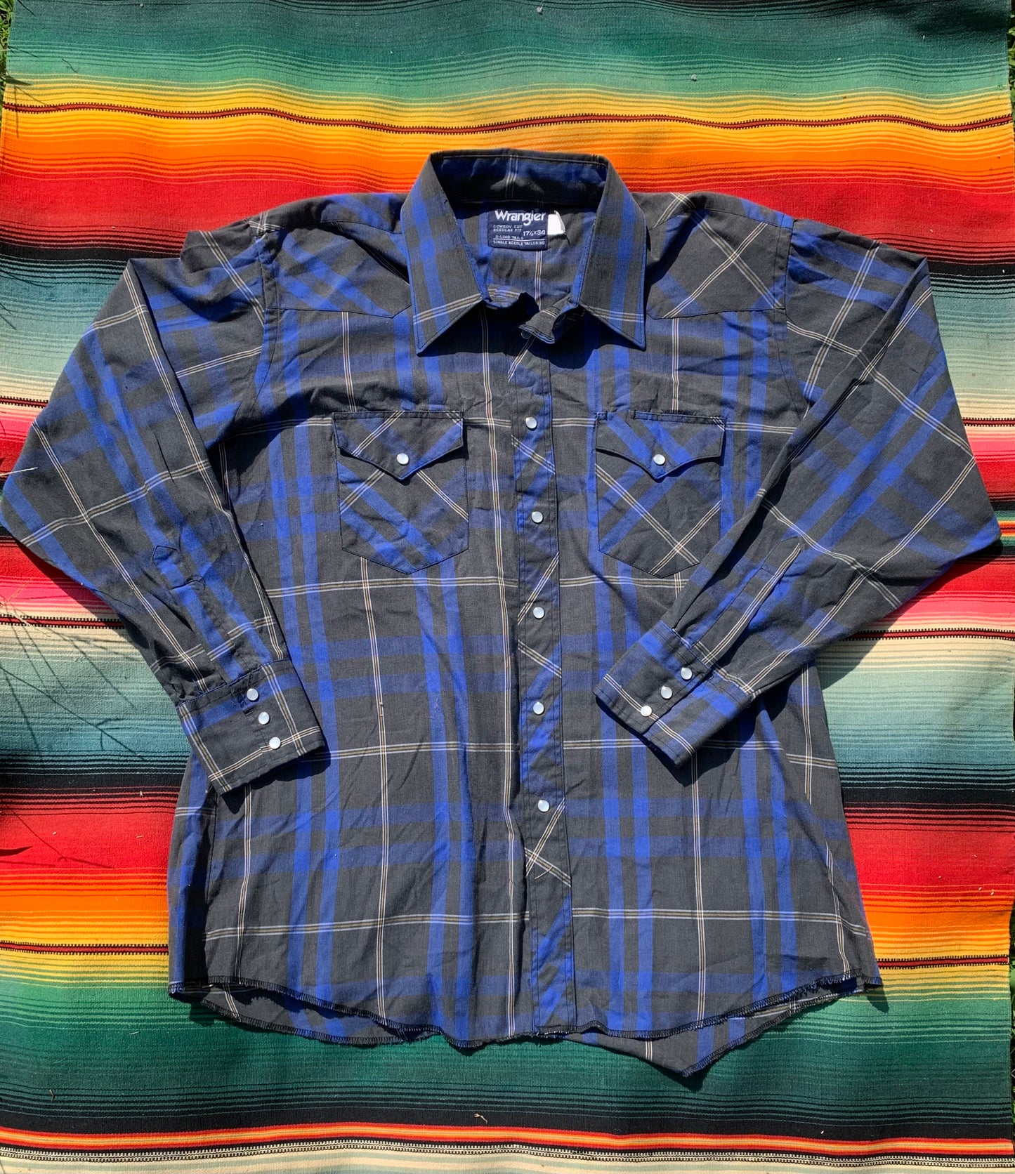 VTG Grey and Blue Plaid Wrangler Pearl Snap