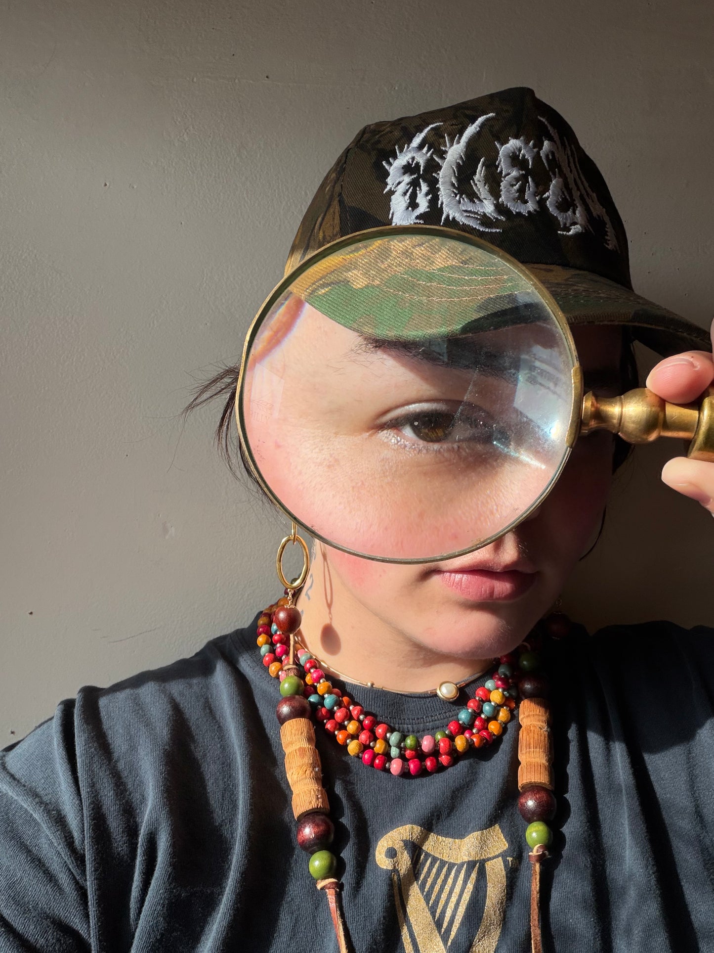 Magnifying glass with horn handle