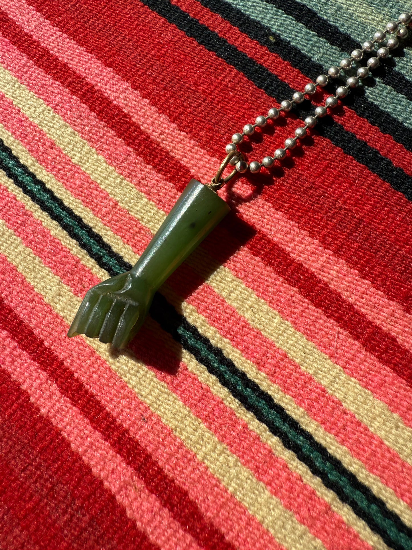 Vintage 3D Green Jade Mano Figa Powerful - Obscene Hand Gesture Pendent (MA)