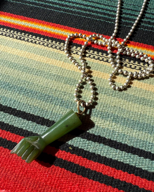 Vintage 3D Green Jade Mano Figa Powerful - Obscene Hand Gesture Pendent (MA)
