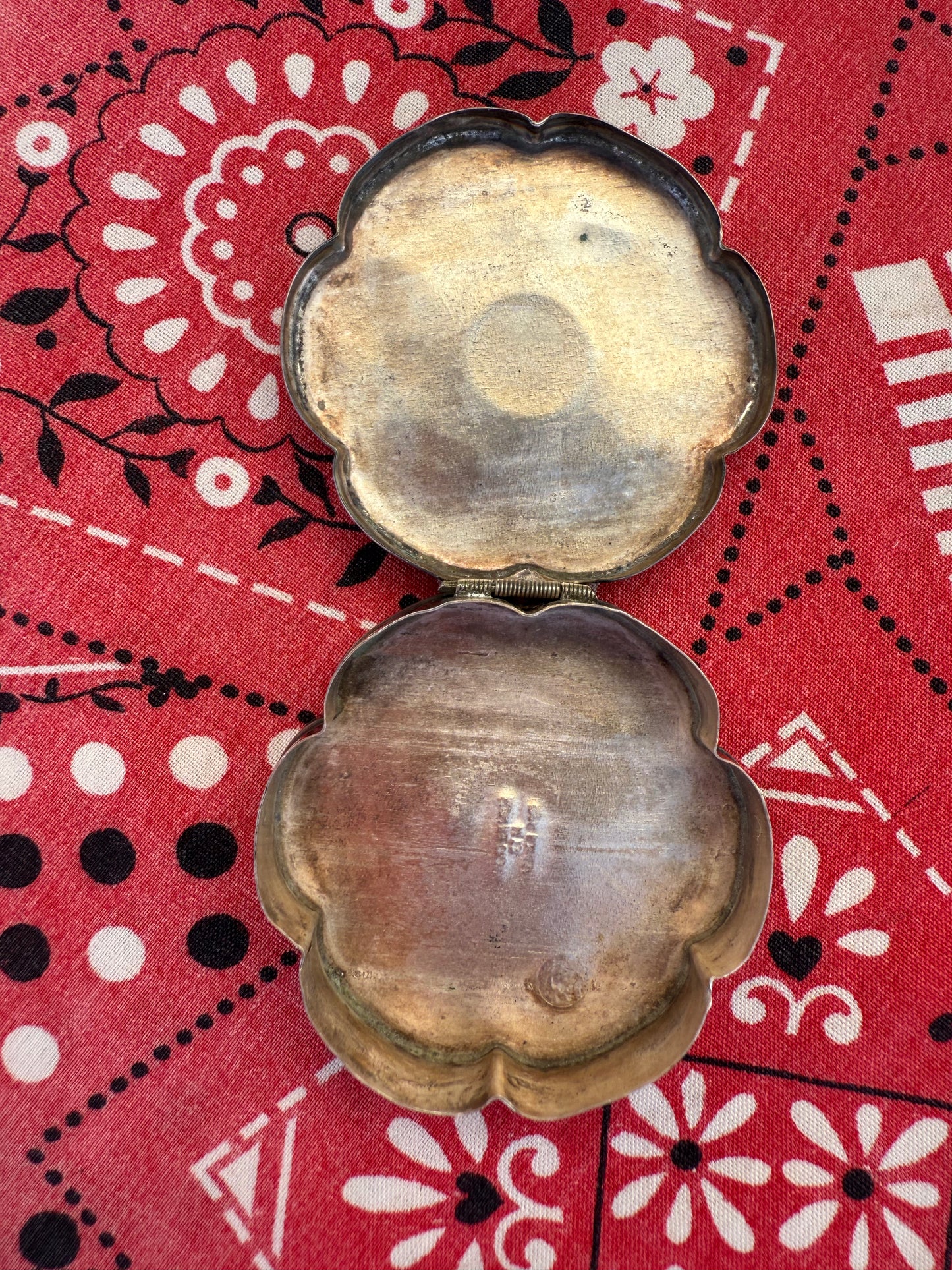 vinatge Mexican sterling and abalone pill box - artist stamped (MA)