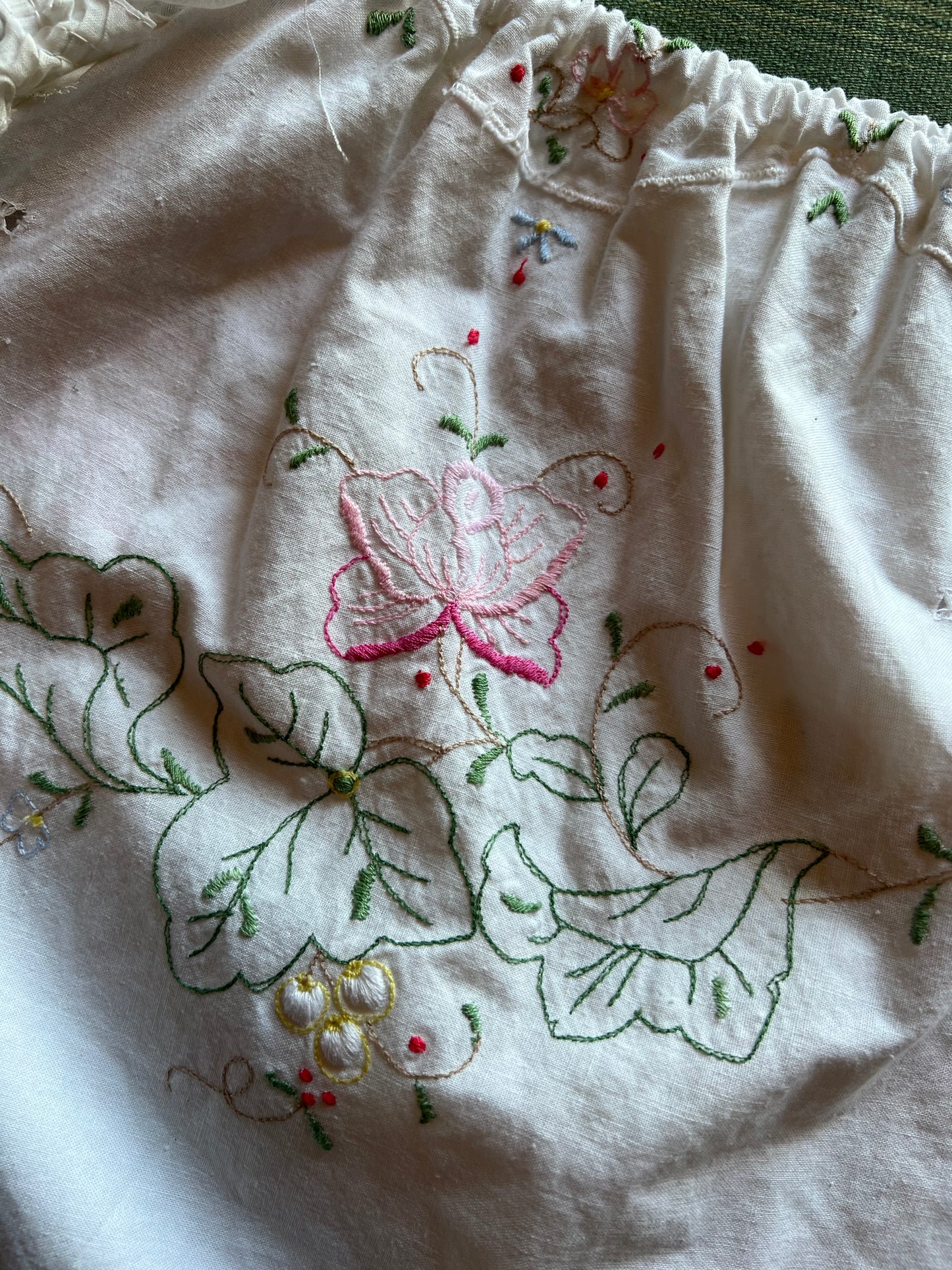 Handmade Embroidered Flutter Sleeve (White)