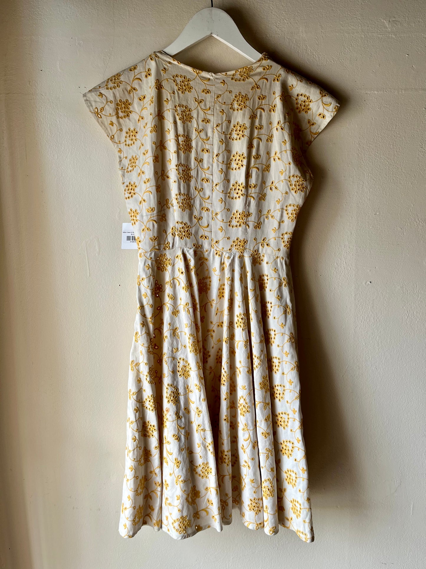 1950s Cream & Marigold Eyelet Dress (XS/S)
