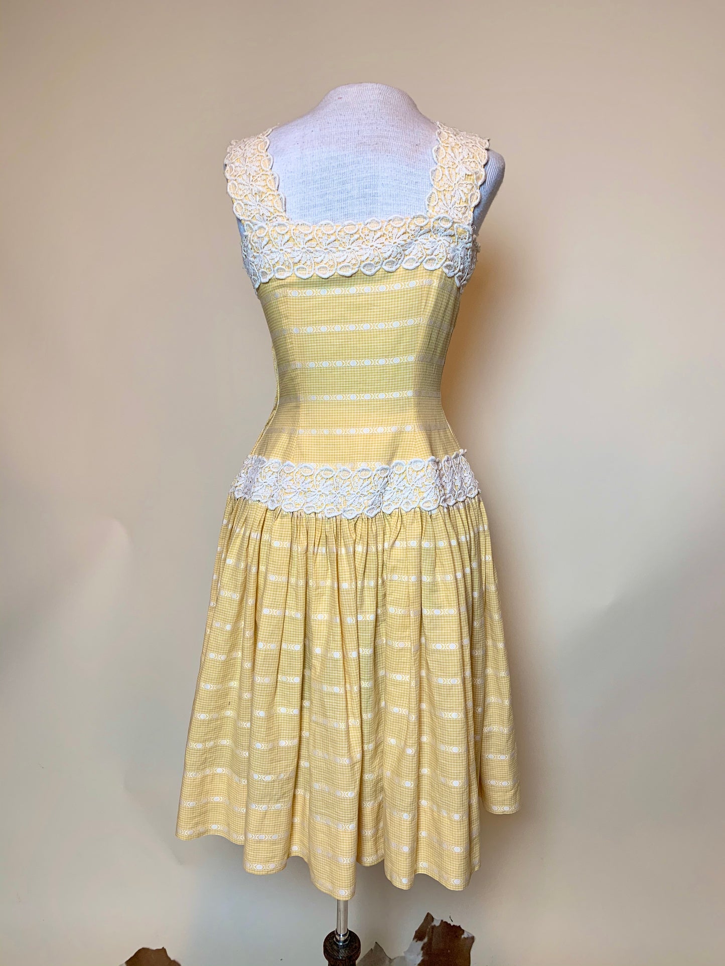 1950s Handmade Marigold & Lace Summer Dress (S)